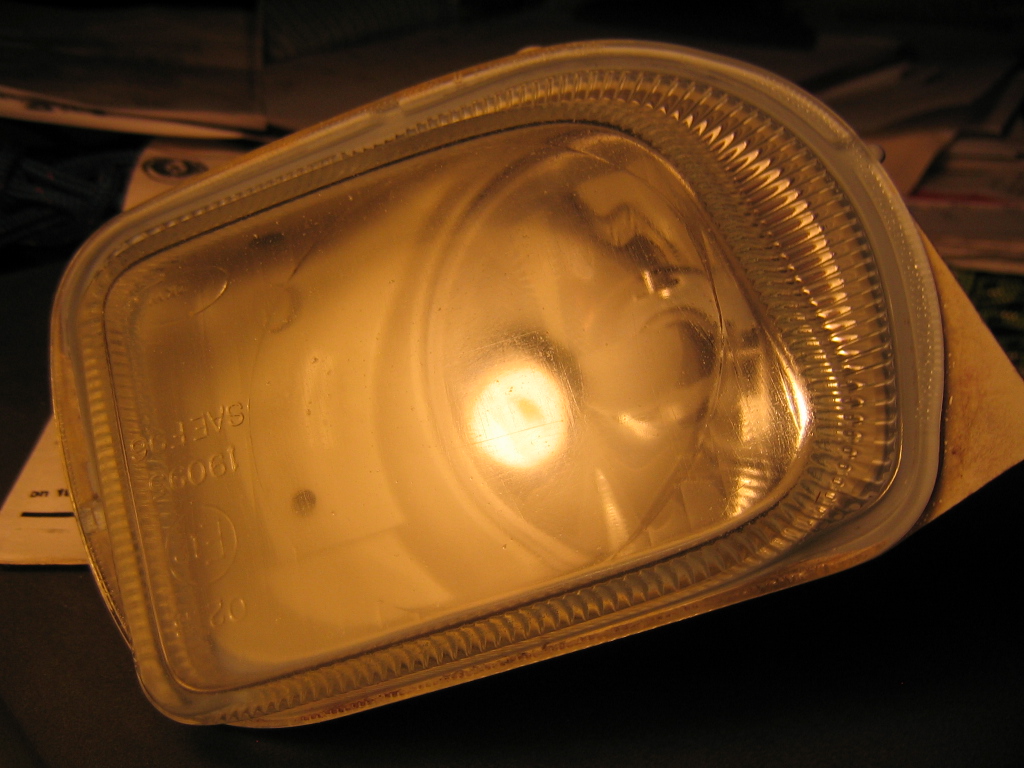 Volvo_Fog Light 003.JPG