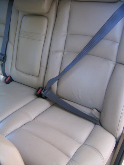 Volvo_Leather Seat 003.JPG