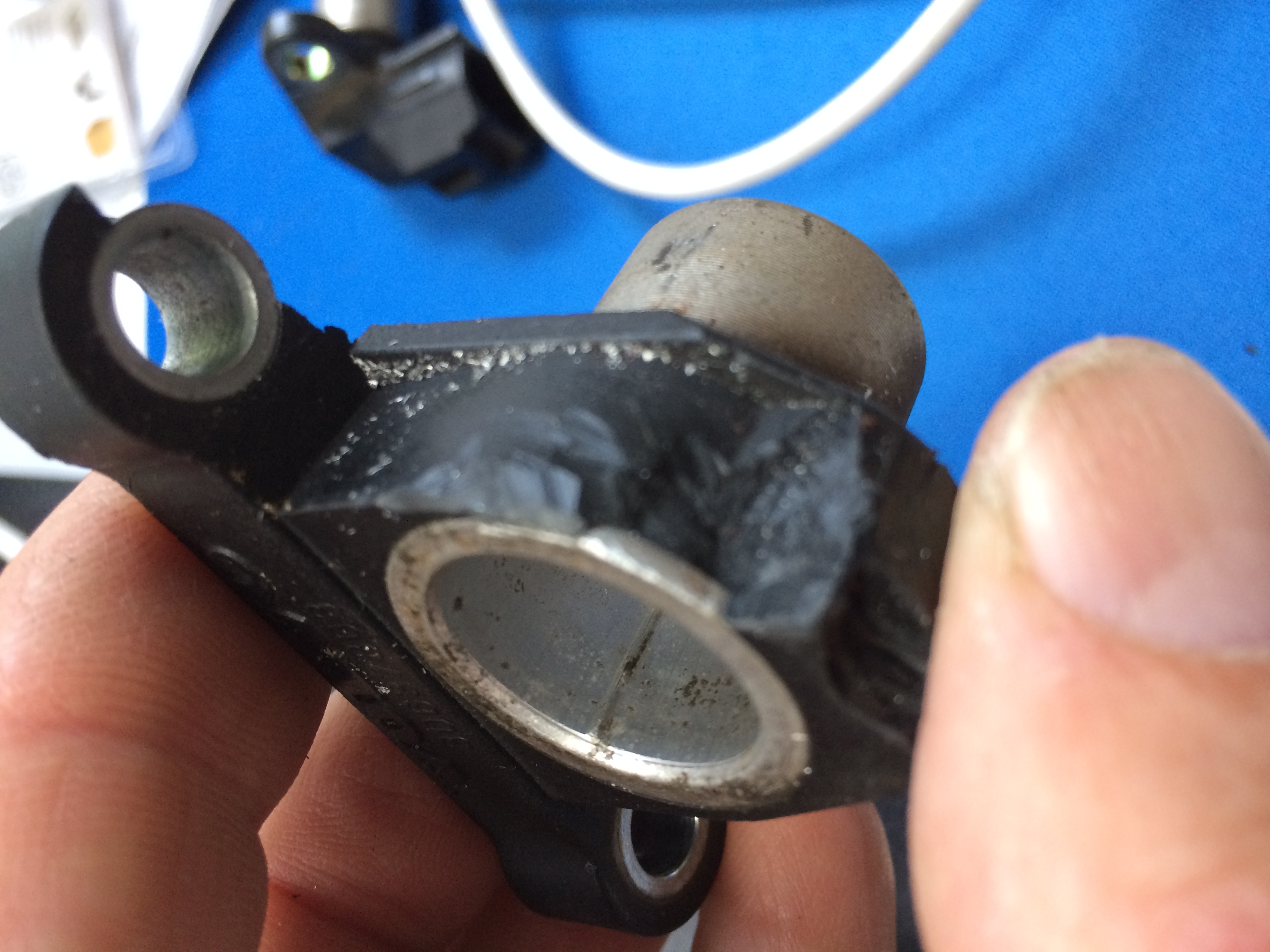 Note failed Bakelite on Mounting Bracket