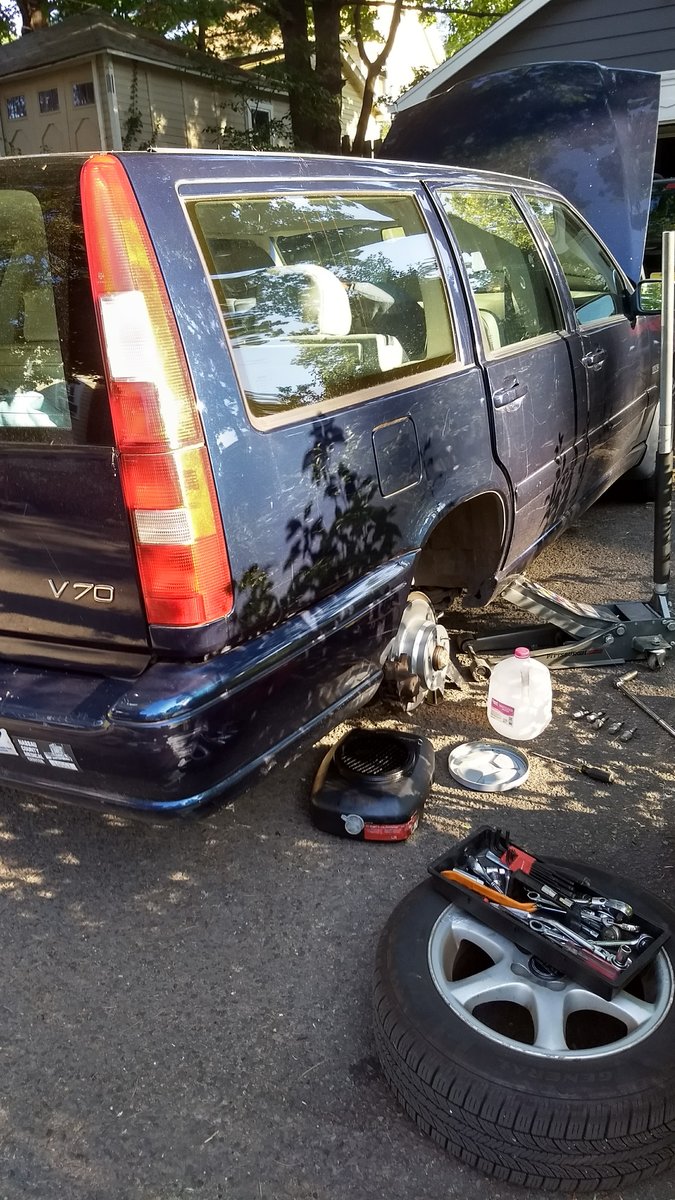 1998 V70 wagon rear brake bleeding