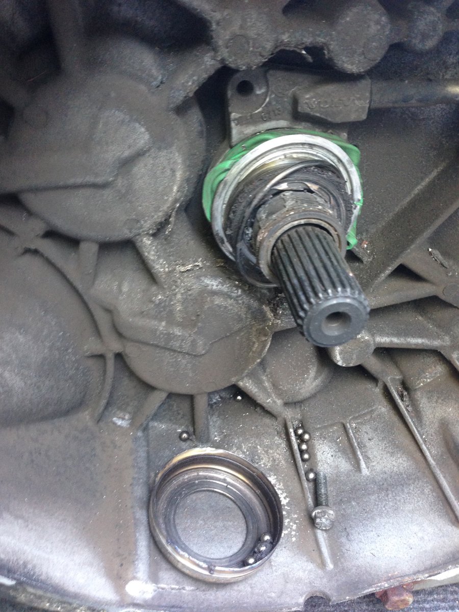 VIDA " Release 7 screws" - yeah, all 12 of them.