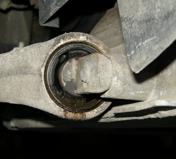 V70_Bushing.JPG