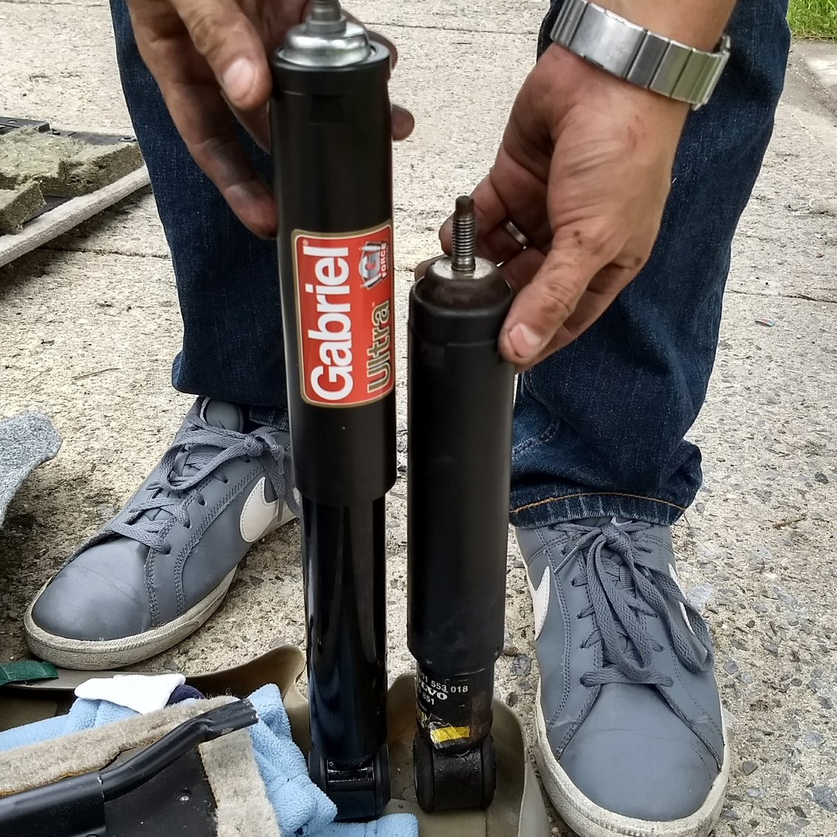 Only one shock returned to its original length.