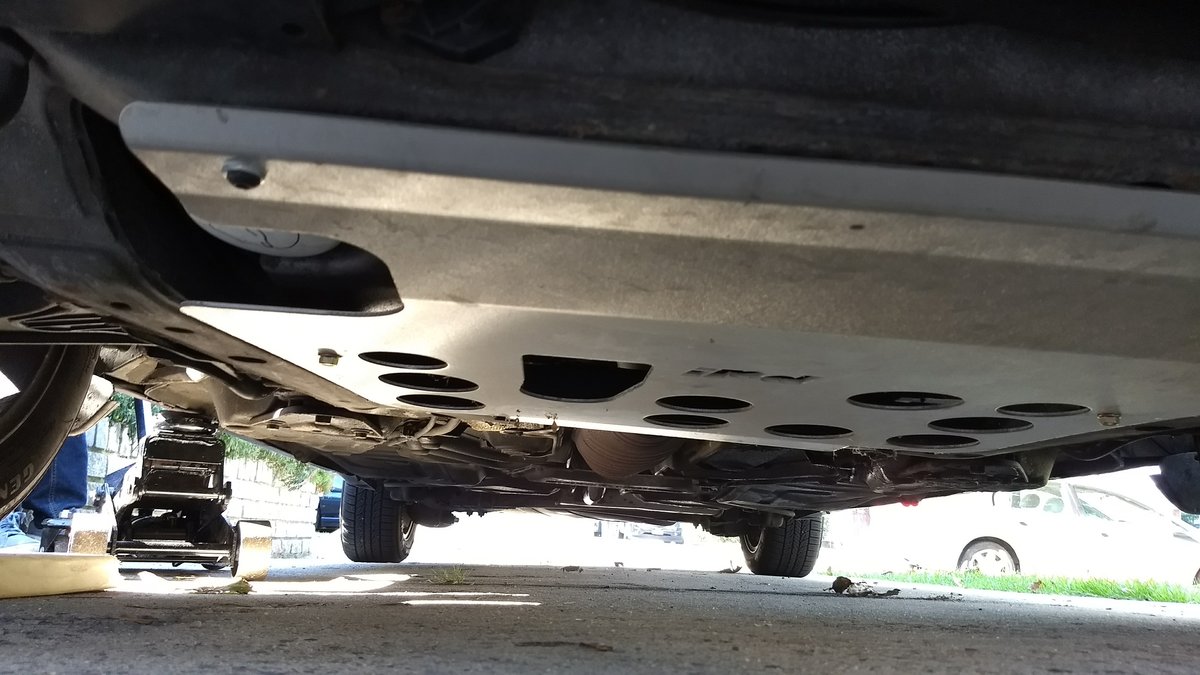 IPD skid plate on a V70