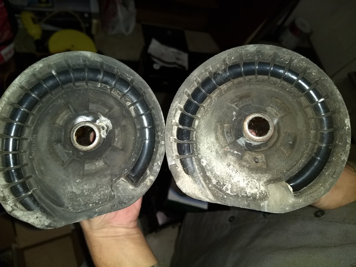 Volvo spring seats out of a 2000 V70