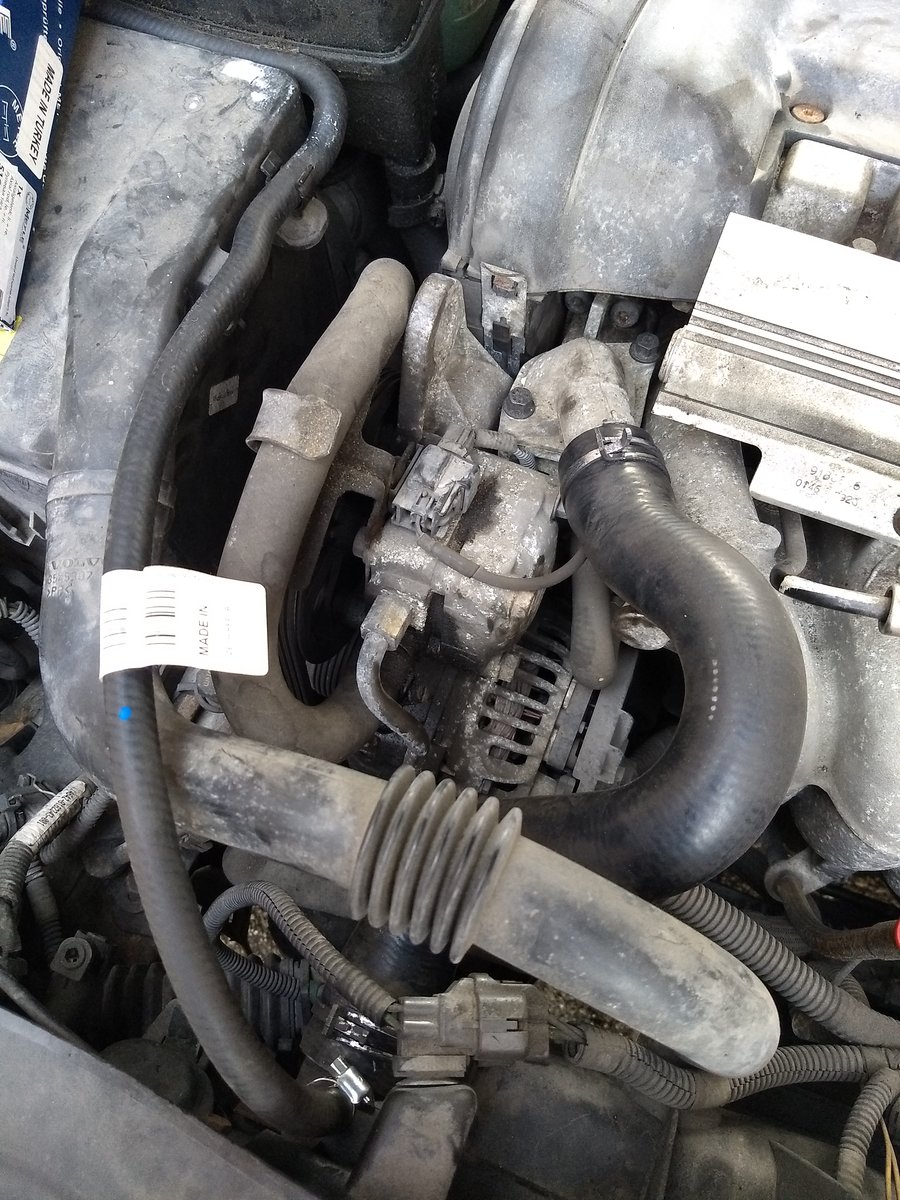 New radiator hoses, 2000 V70