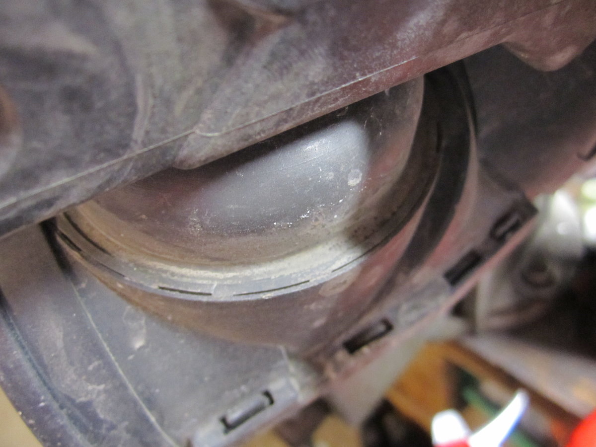 Airbox thermostat from a 2000 V70 NA