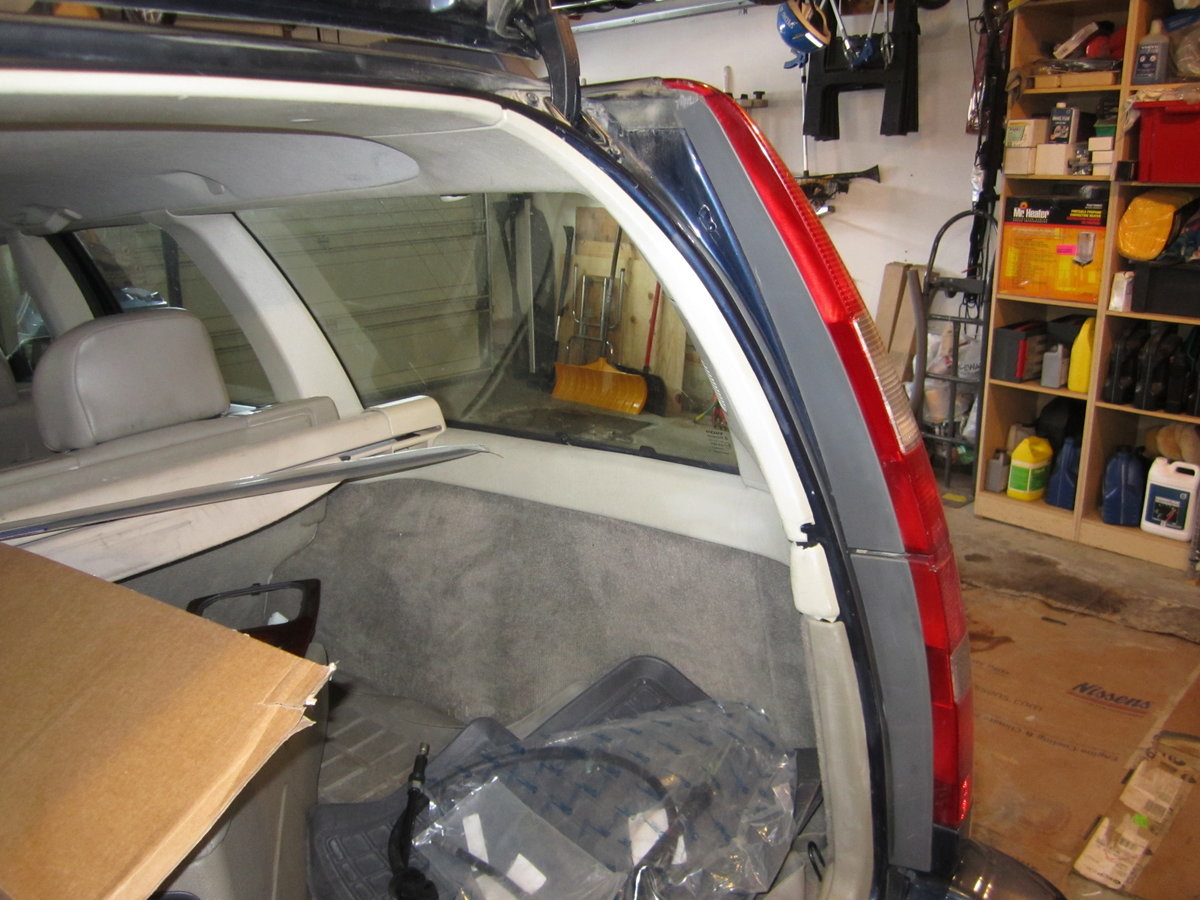Rear panels in load area
