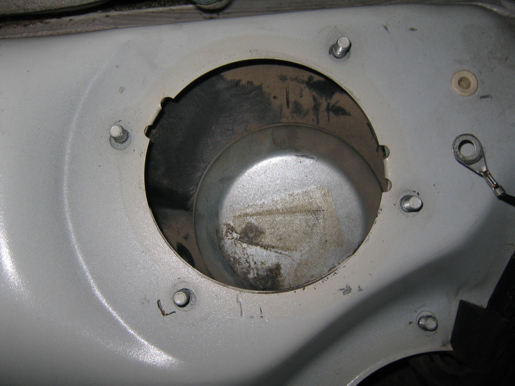 Volvo_Fuel sender & pump access ports 002.JPG