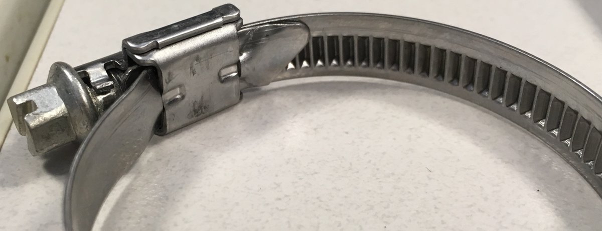 Detail of the underside of the worm drive mechanism. Notice the much sleeker design.