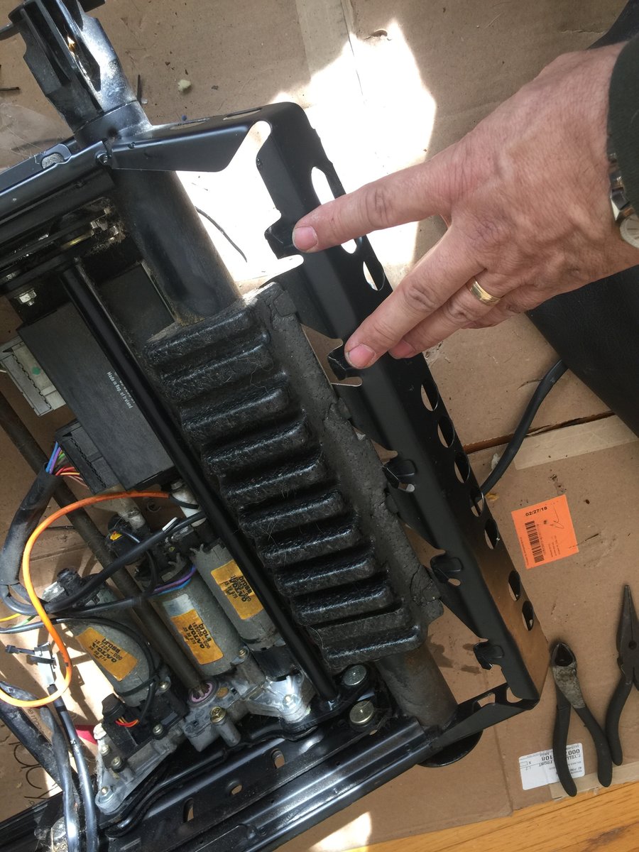 Spikes pick up foam at front