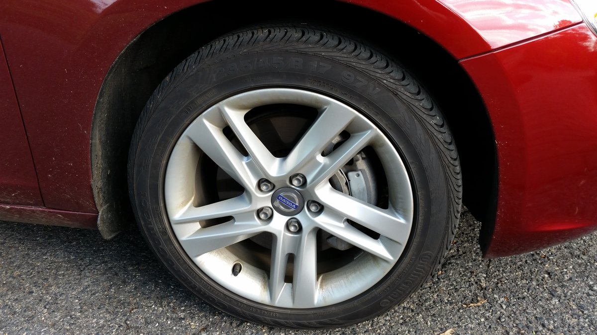 pic of the right front wheel