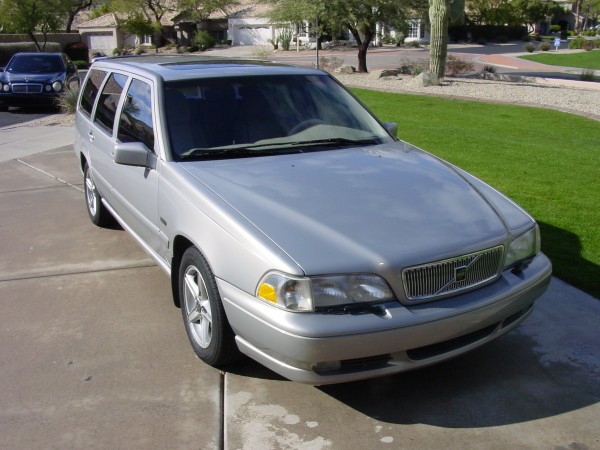 1998 Volvo V70 GLT (27).JPG