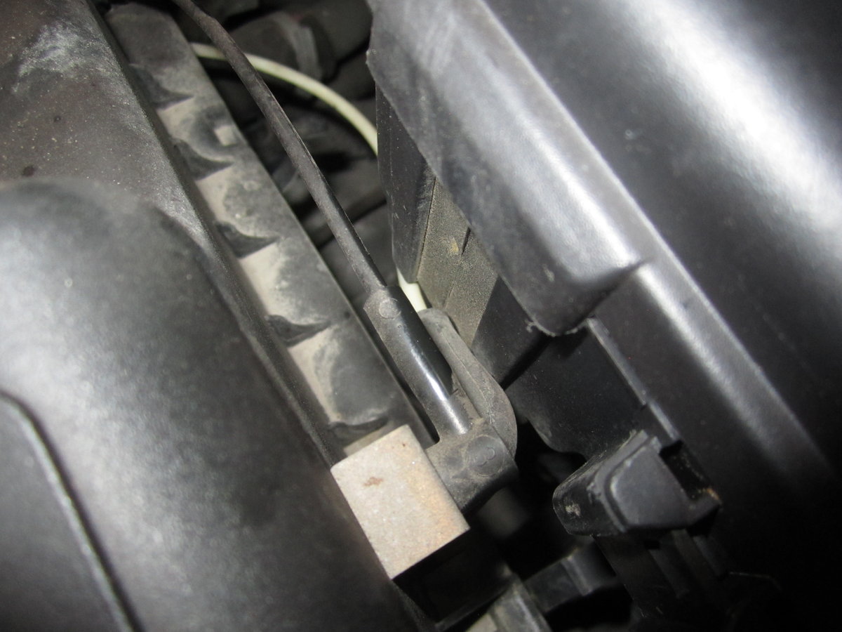 Pipe ends at the upper air box cover