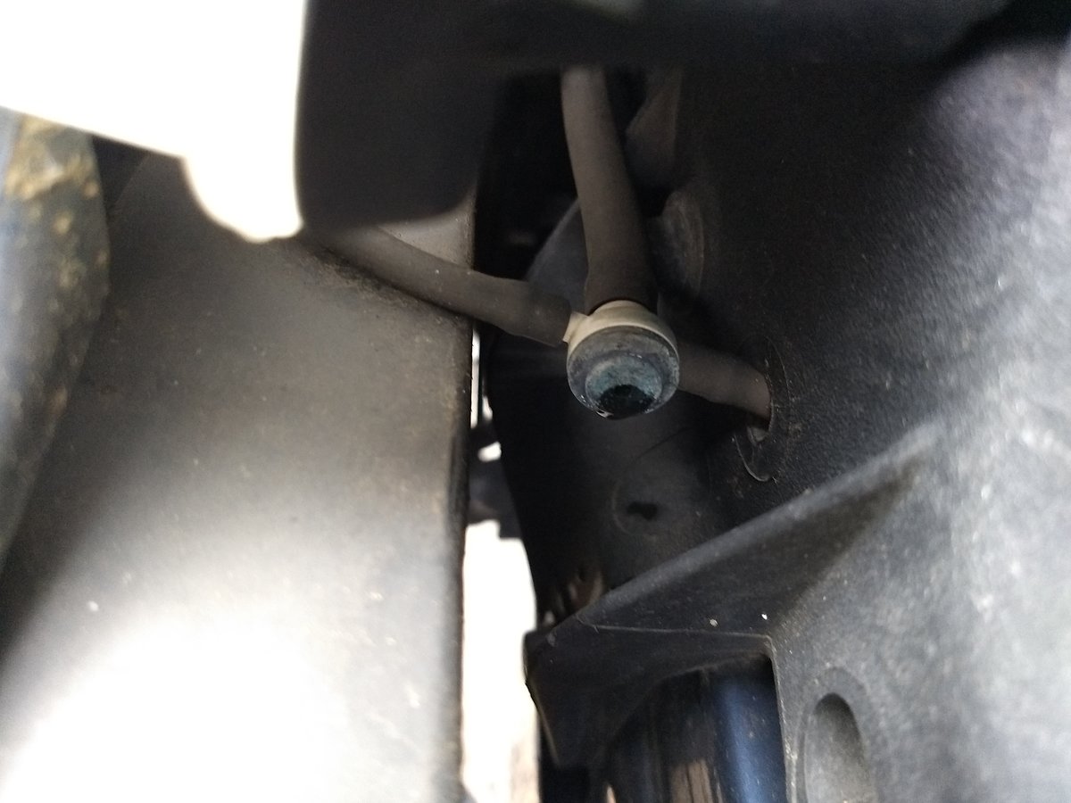 1998 V70 headlight wiper hose