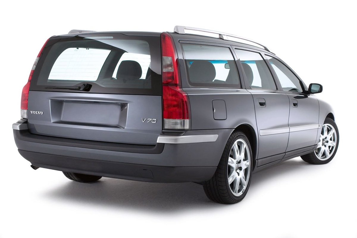 1504_Volvo V70 Titanium Edition.jpg