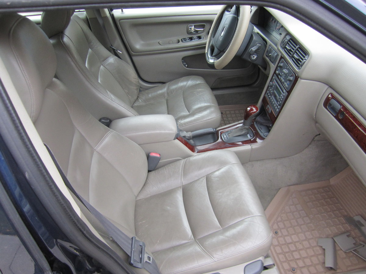V70 SE base interior