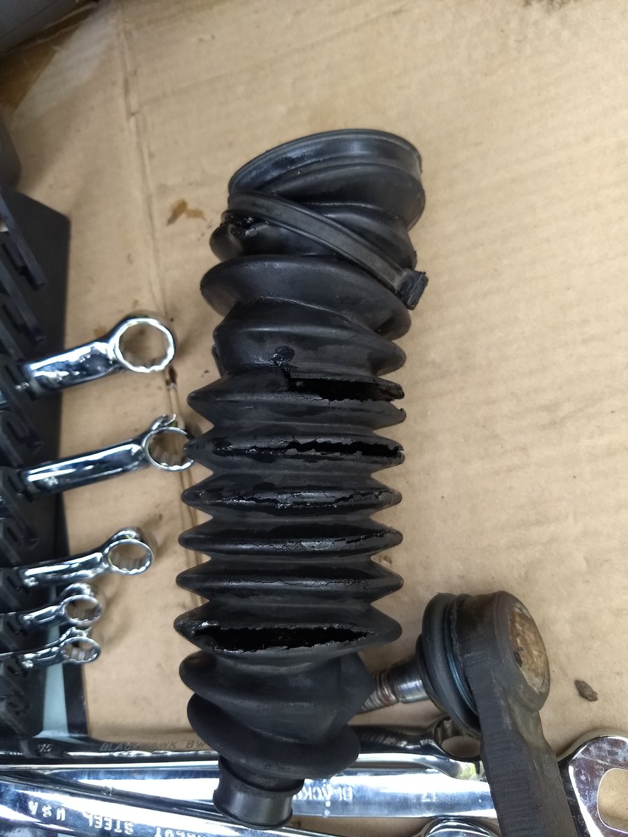 1998 V70 torn steering rack boot