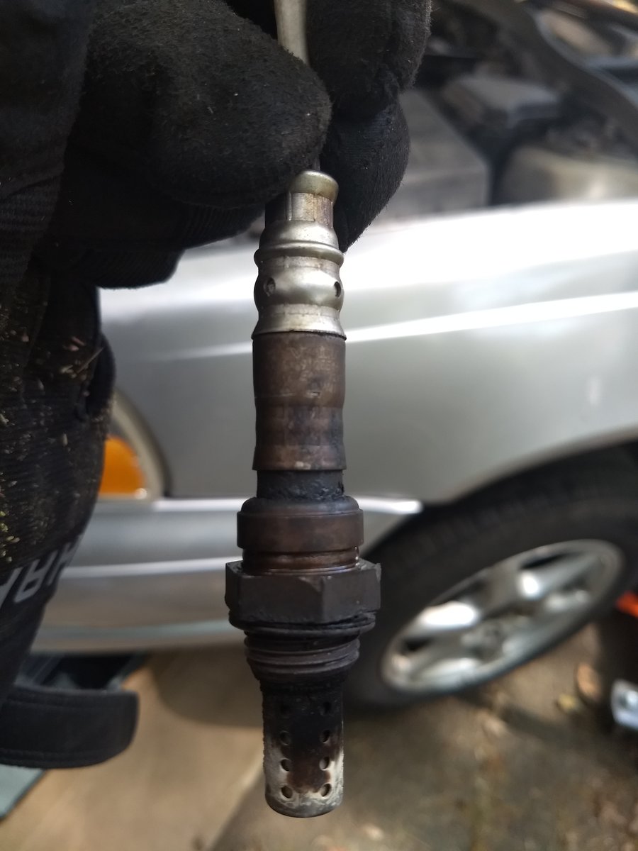 2000 V70 rear oxygen sensor