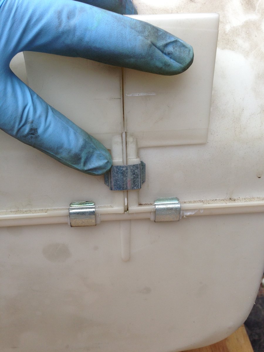 Two sizes of clips but easily sorted