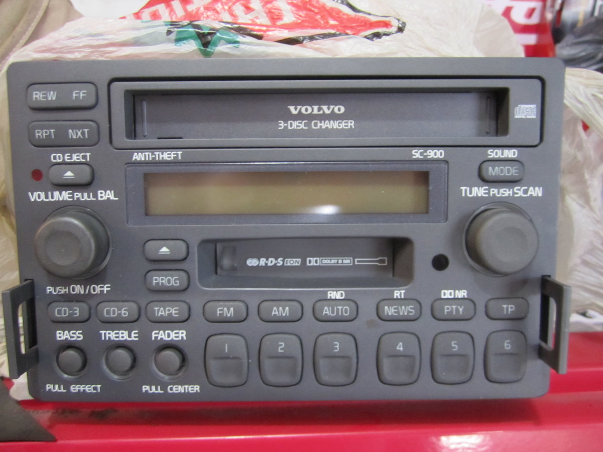 SC-900 Volvo Radio (2)