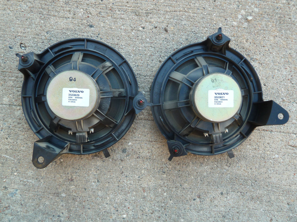 Volvo 3533620 3533621  Speakers.jpg