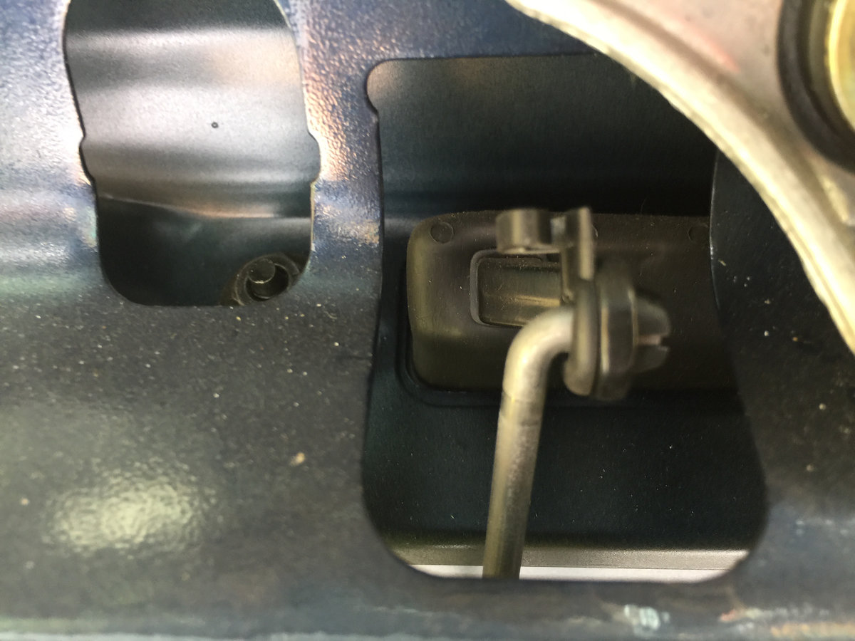 MVS V70 T5 1999 Tailgate Latch - 4.jpg