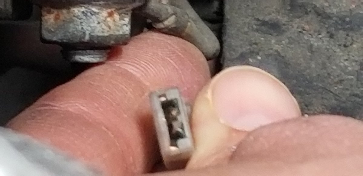 Green wire connection with corrosion