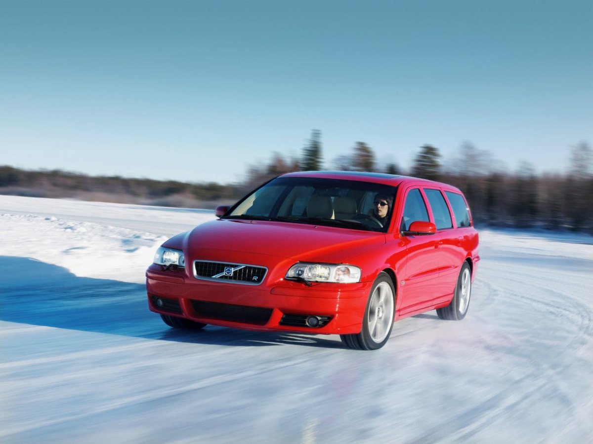 2137_V70_R_Winter_Driving.jpg