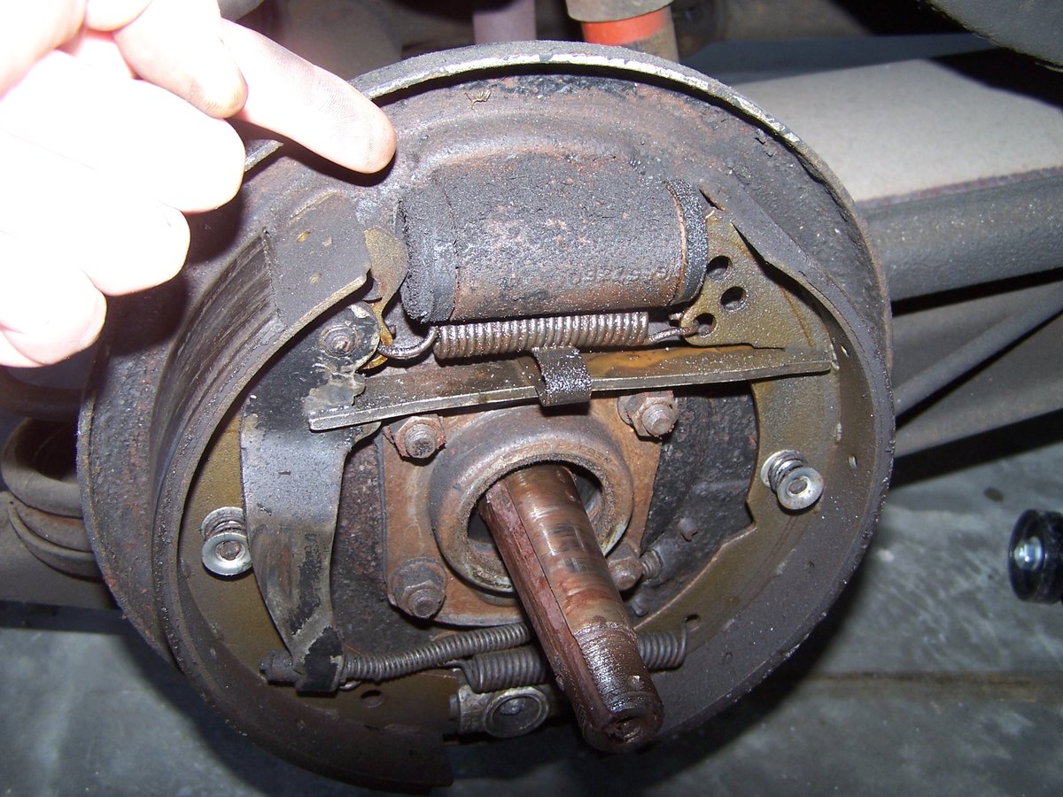 Here's what everything looked like when I removed the hub.