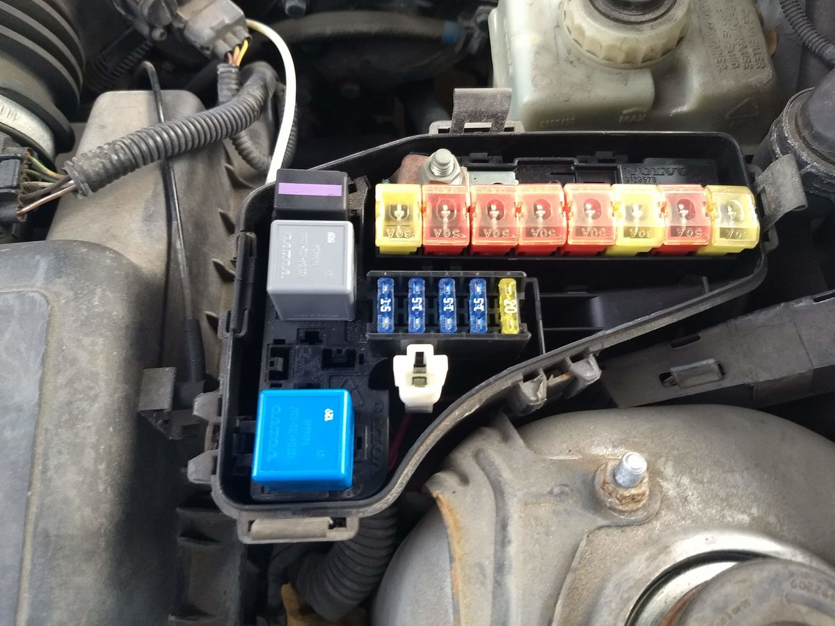 2000 Volvo V70 with no starter relay