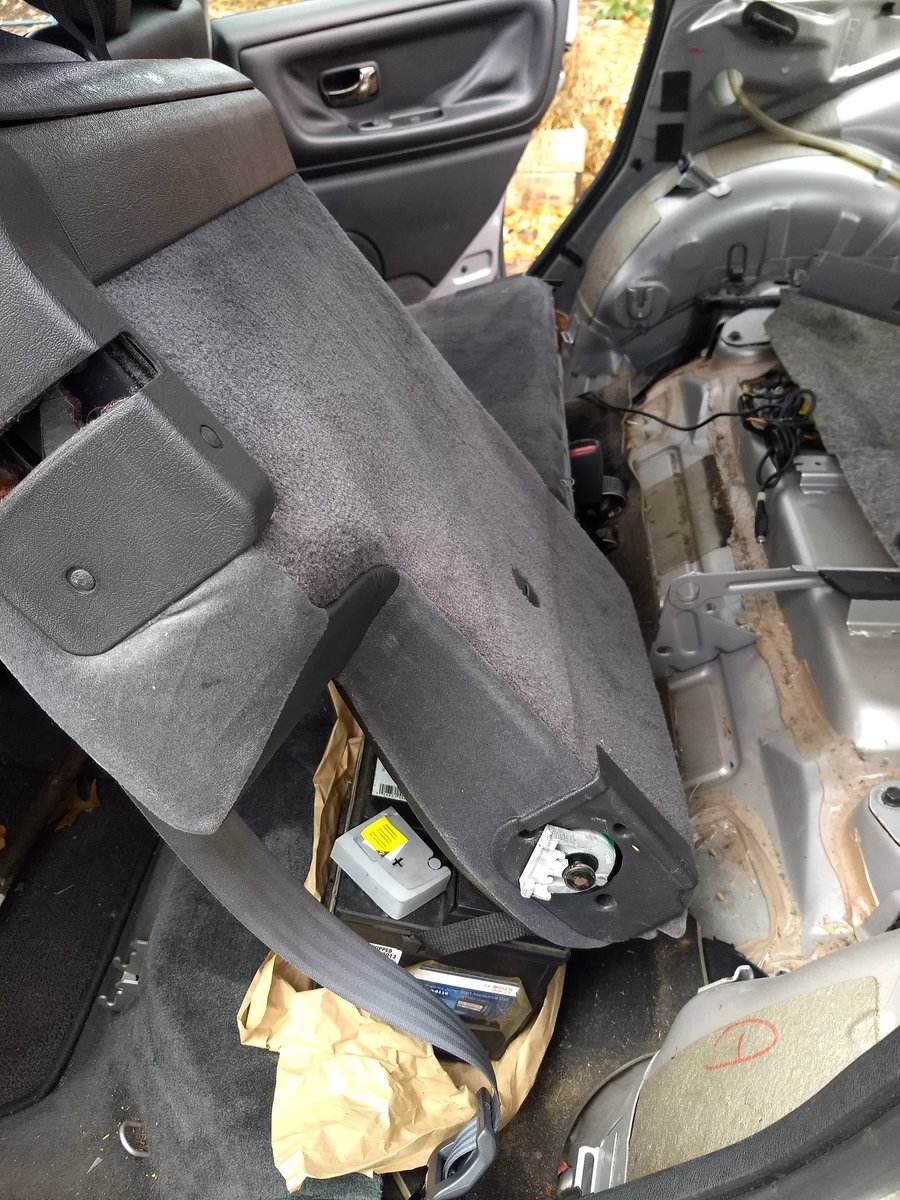 Removing the rear seats and seat backs in a '99 V70 XC