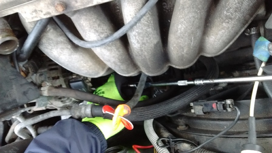 VOLVO ALT SCREW SM.jpg