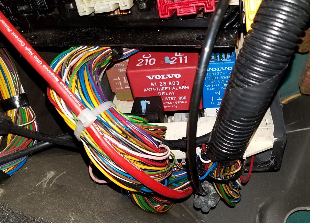 Volvo Alarm Relay.jpg