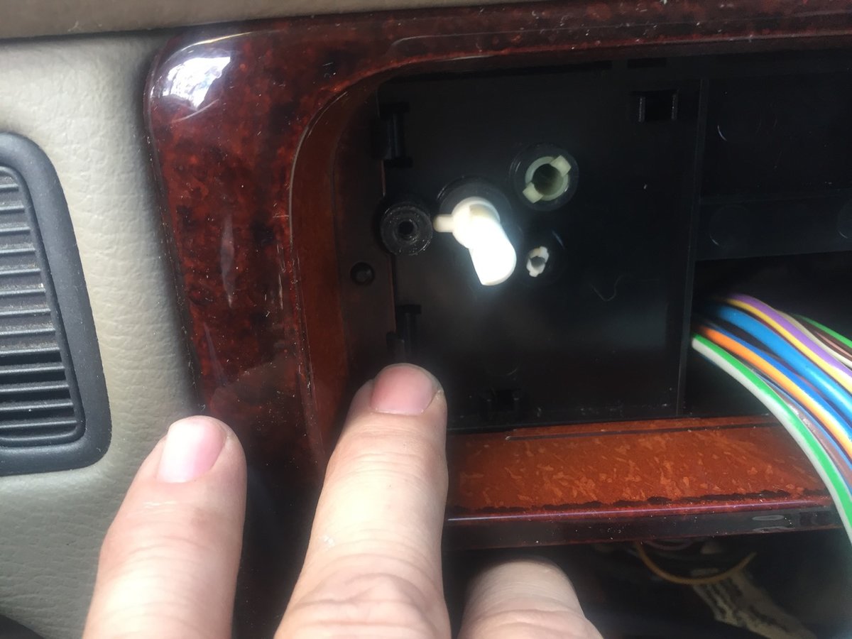 Evita S70 MCC Cable Attachment - 7.jpg