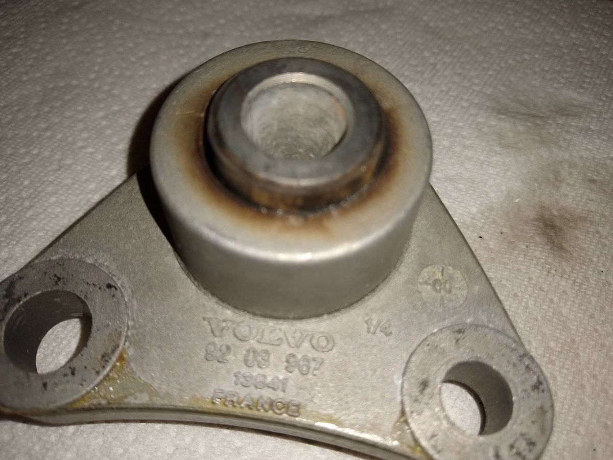 Strut Bar Mount 2a.jpg