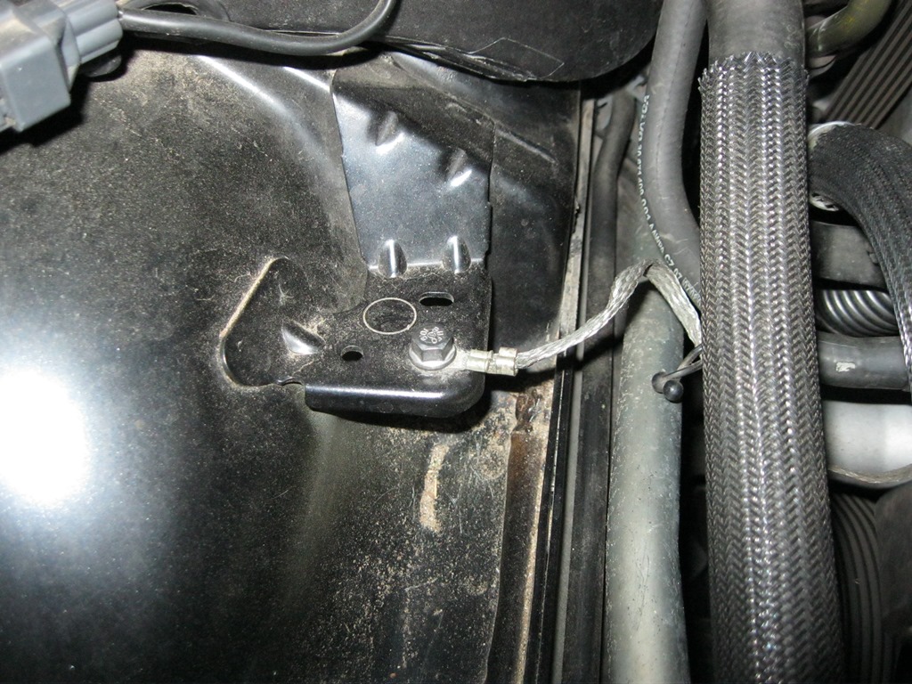 XC90 V8 Ground PassSide_1.jpg