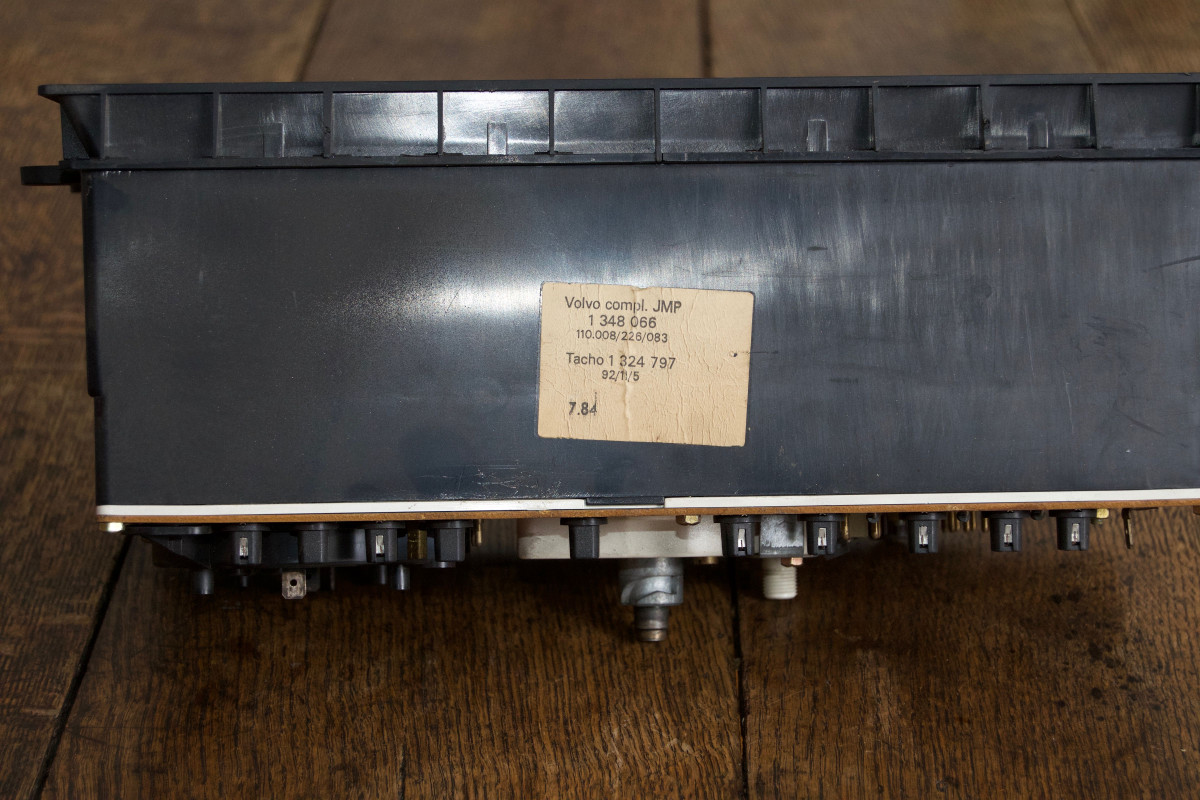 Volvo gauge cluster 4b.jpg