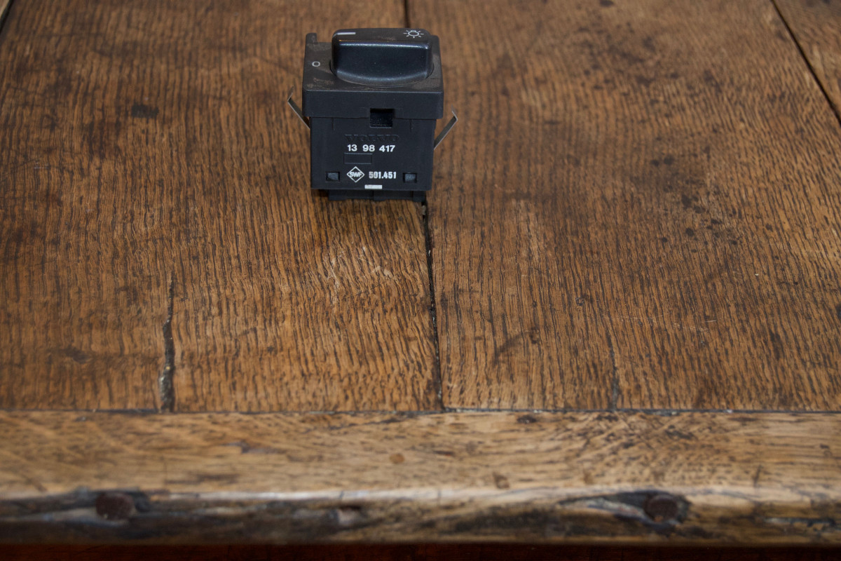 Volvo headlight switch 1b.jpg