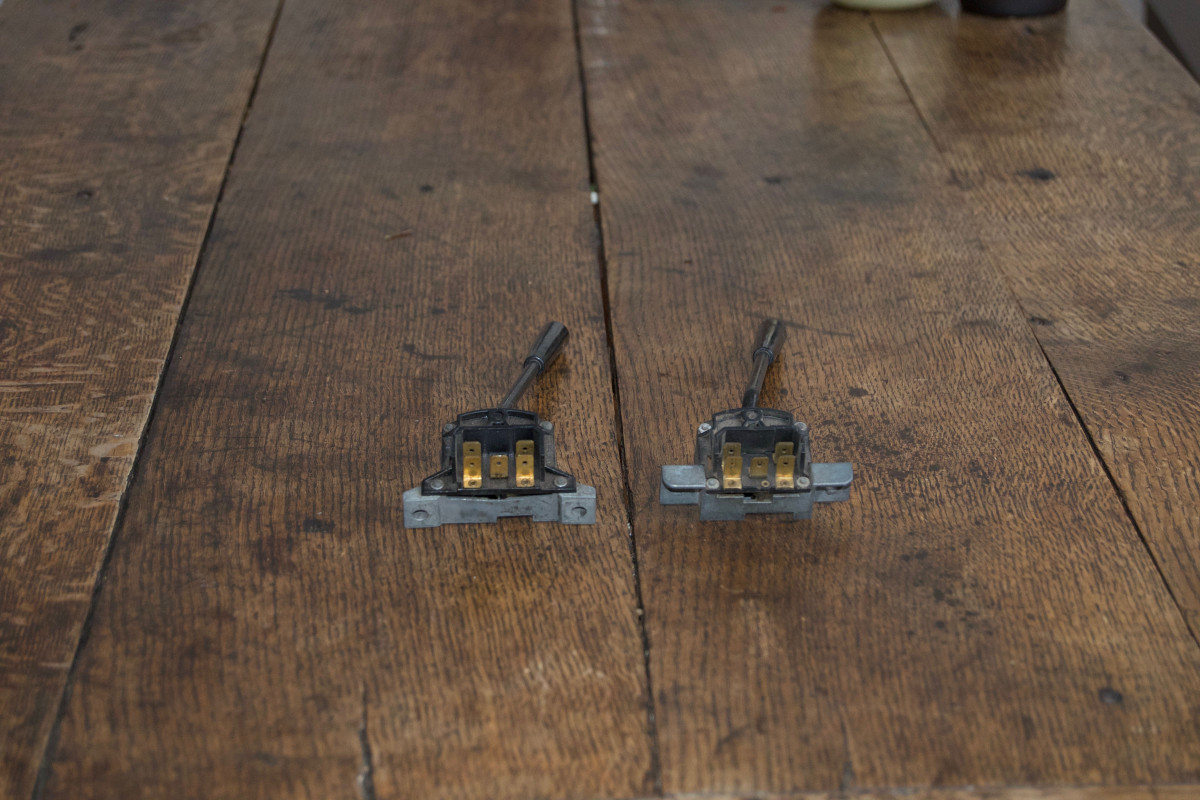 Volvo RWD turn signal stalks.jpg