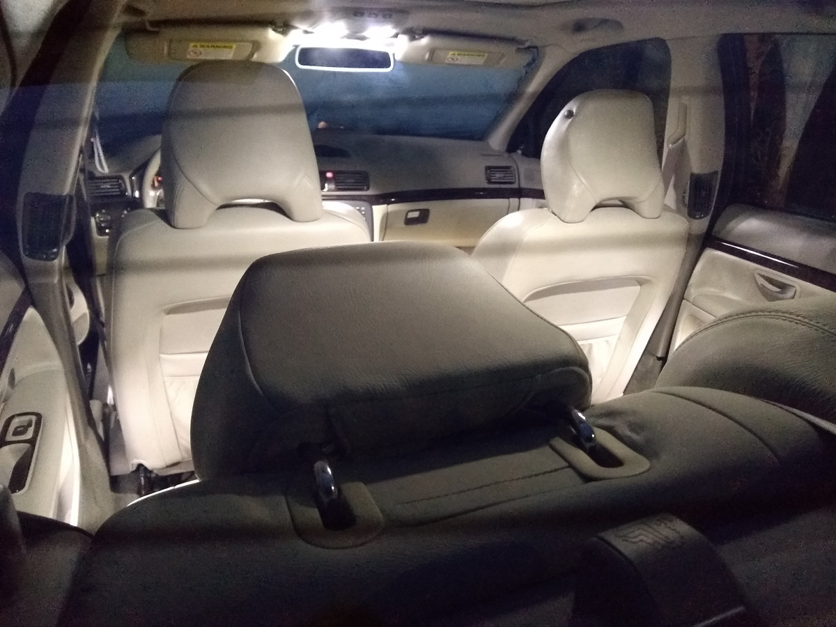 Front Dome Courtesy &amp; Rear Door T10