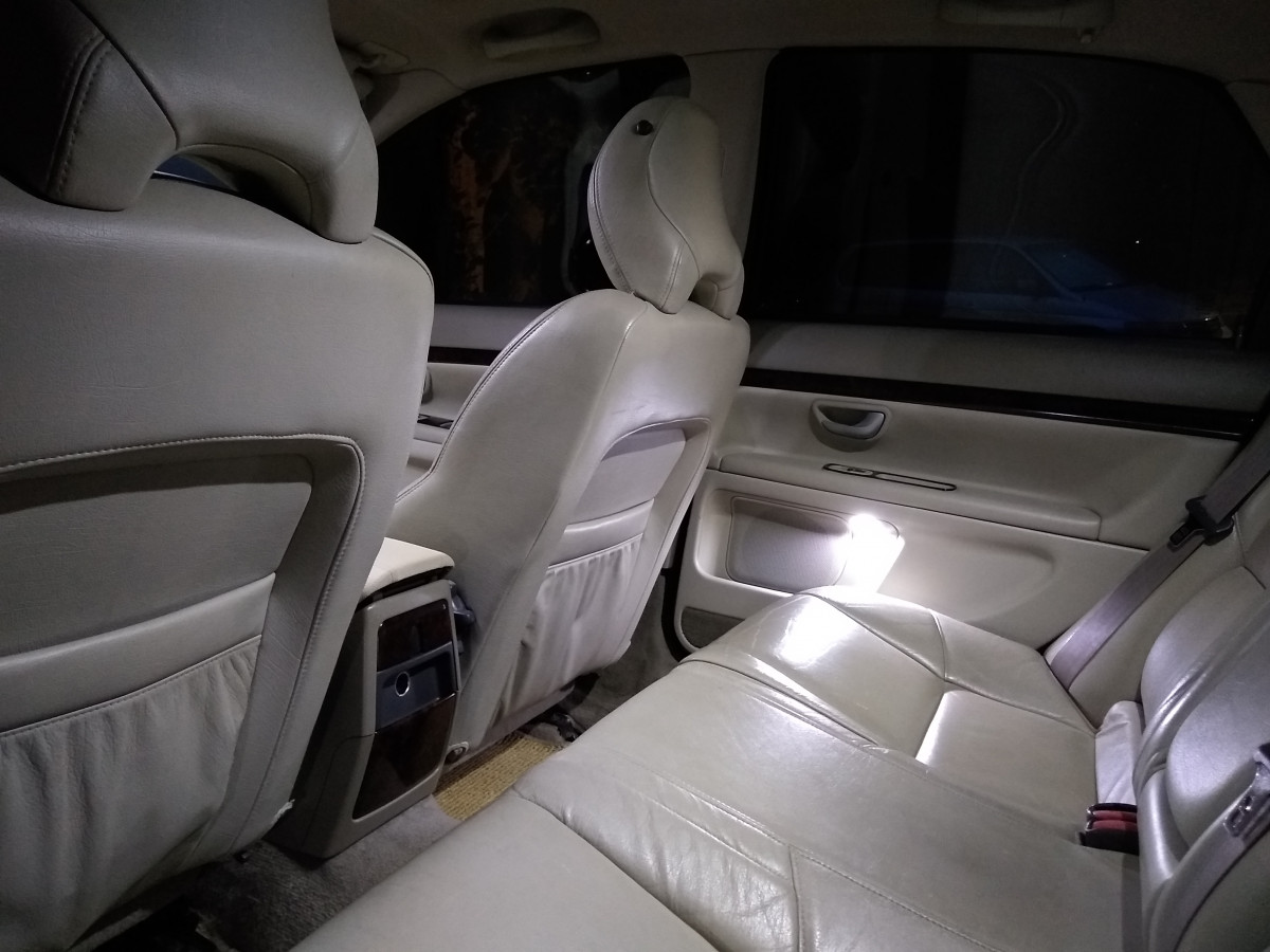 Rear Door Courtesy T10