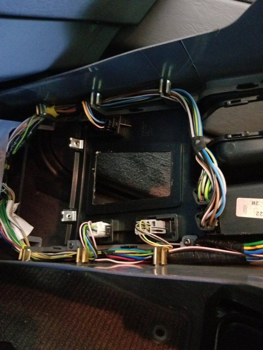 Heated seat wires