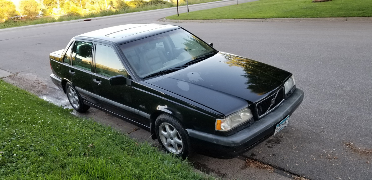 Exterior Pictures taken right after it was washed - nothing leaks!