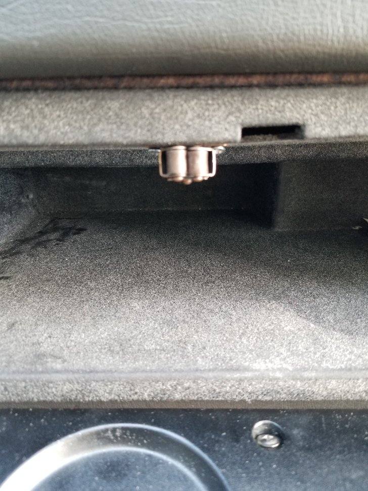 Roller Catch in relationship to Glovebox