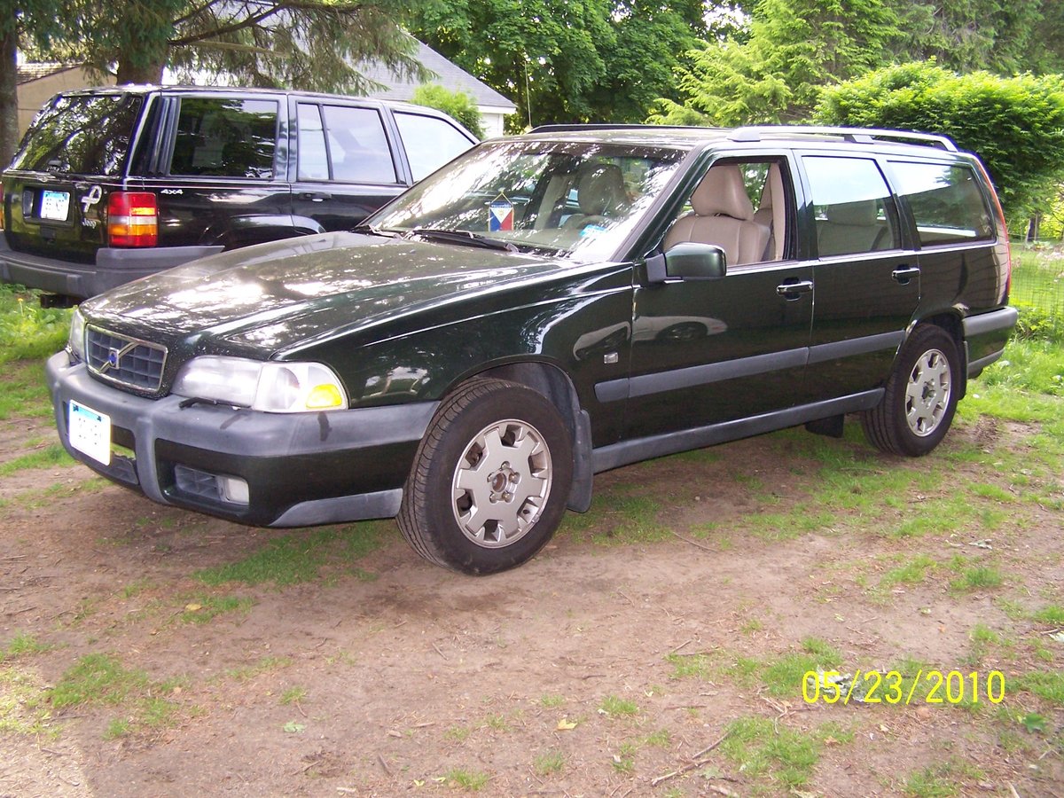 Taking a break on a Sunday afternoon, just finished the fuel pump !!!!!