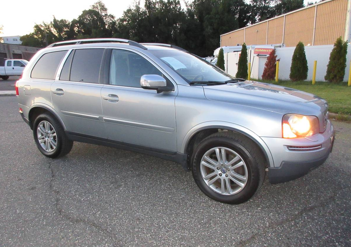 2008 XC90 V8.png