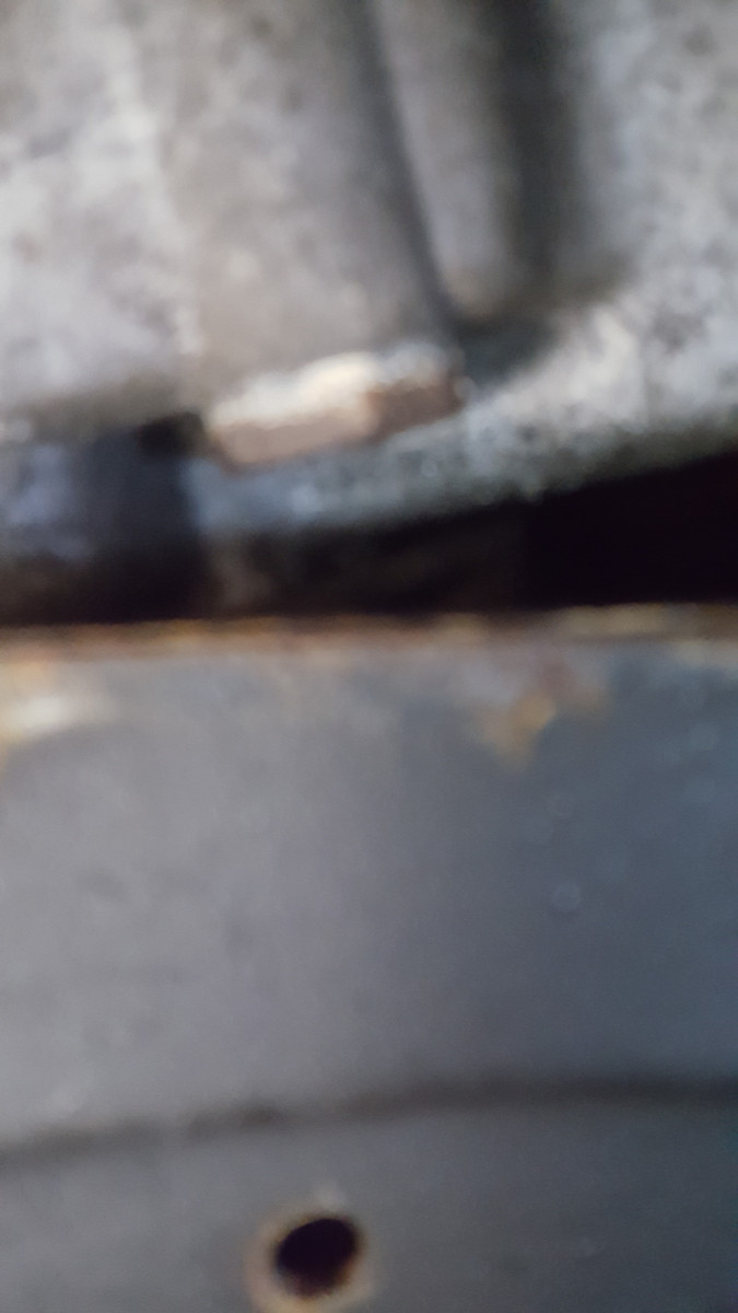 volvo drainplug 107.jpg