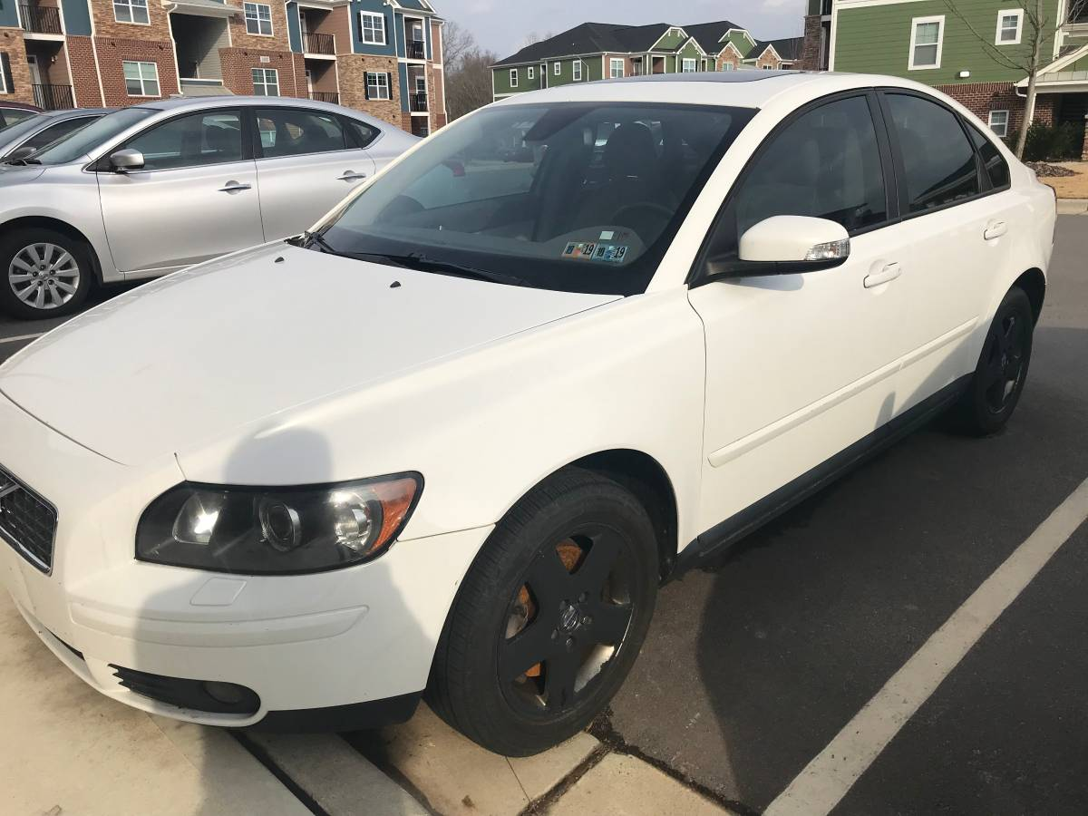 2007 S40 - 95,139 Miles $1000.png