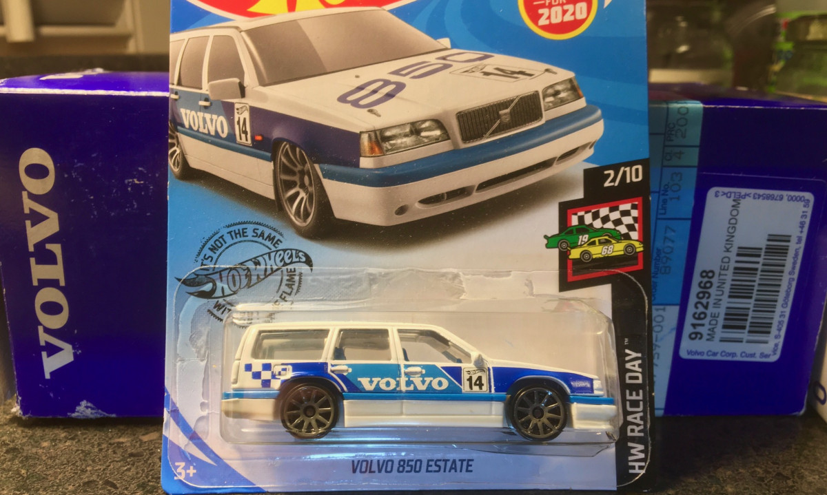 Volvo hot wheels.jpg
